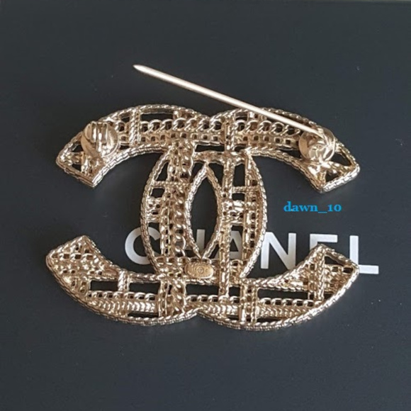 Chanel Tweed Chain Brooch, Light Gold. - Picture 2 of 10